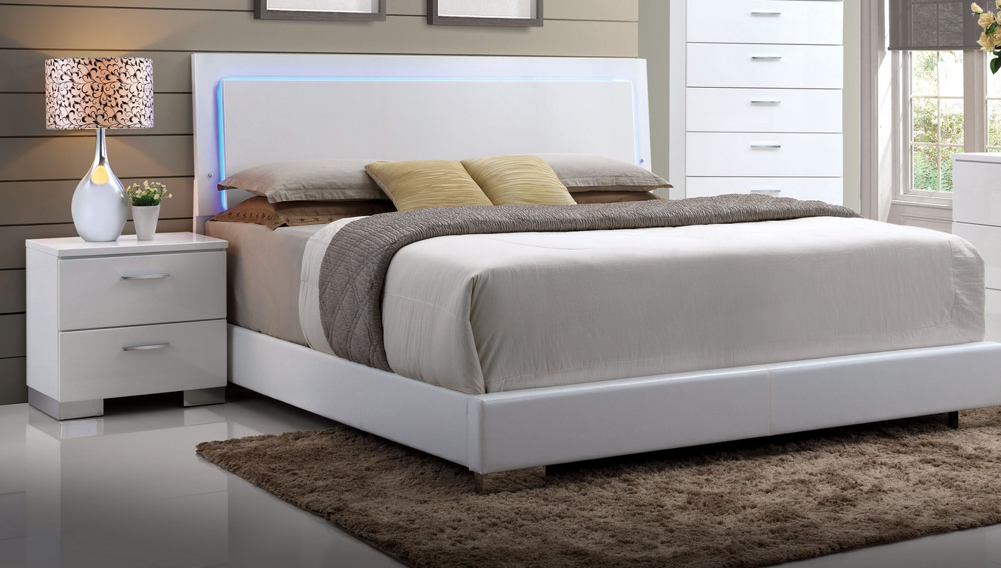 Lorimar Bed w/ Led in White