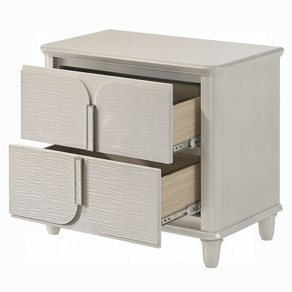 Laveda 6-Piece Bedroom Set